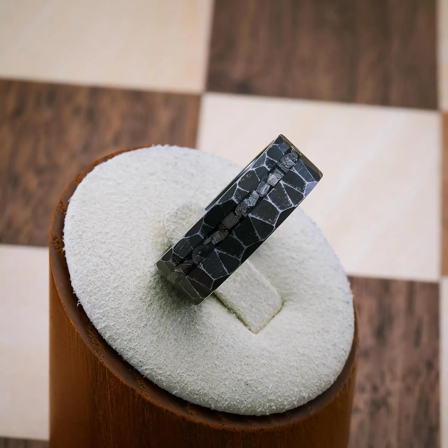 100S JEWELRY Men's Rustic Black Tungsten Ring with Meteorite Inlay Hammered Finish Wedding Band for Both Men Women Sizes 6-16