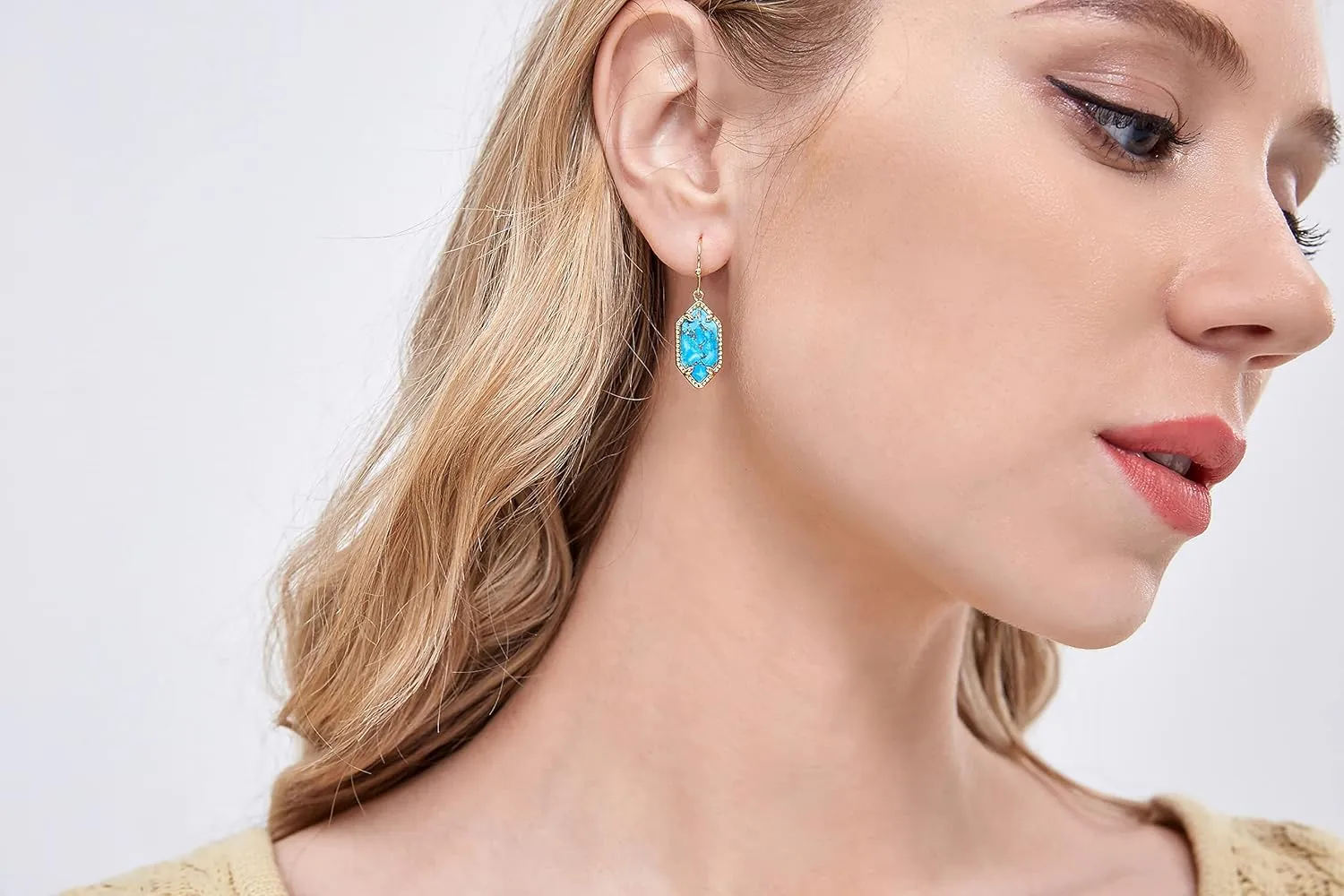 18K Gold Plated Crystal Drop Earrings Luxurious Earrings for Women Fashion Jewelry  Lovely Fashion Earrings for Women Gifts