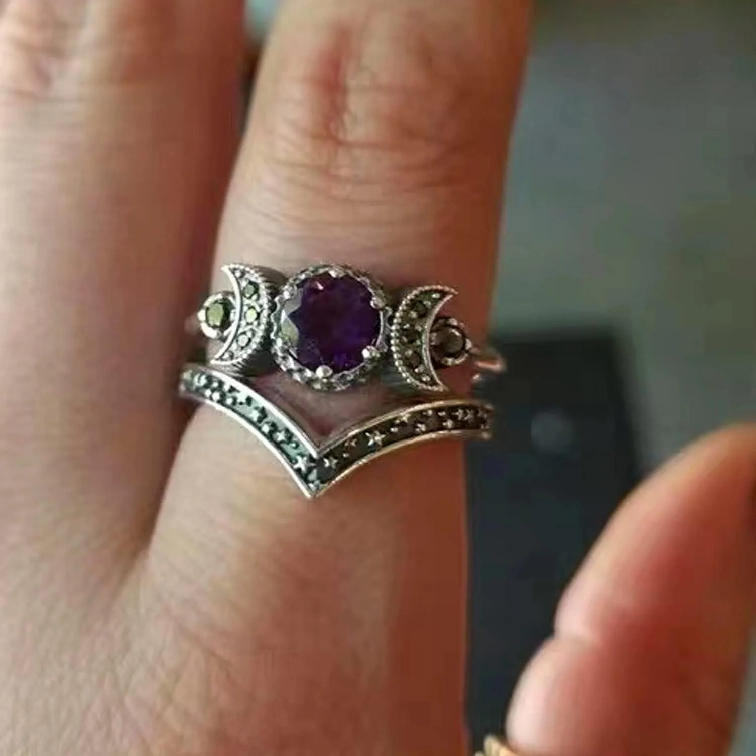 2Pcs Vintage Bohemian Crystal Moon Goddess Cocktail Stacking Rings Set Gothic Hip Hop Punk Party Rhinestone Statement Ring for Women Jewelry Accessories