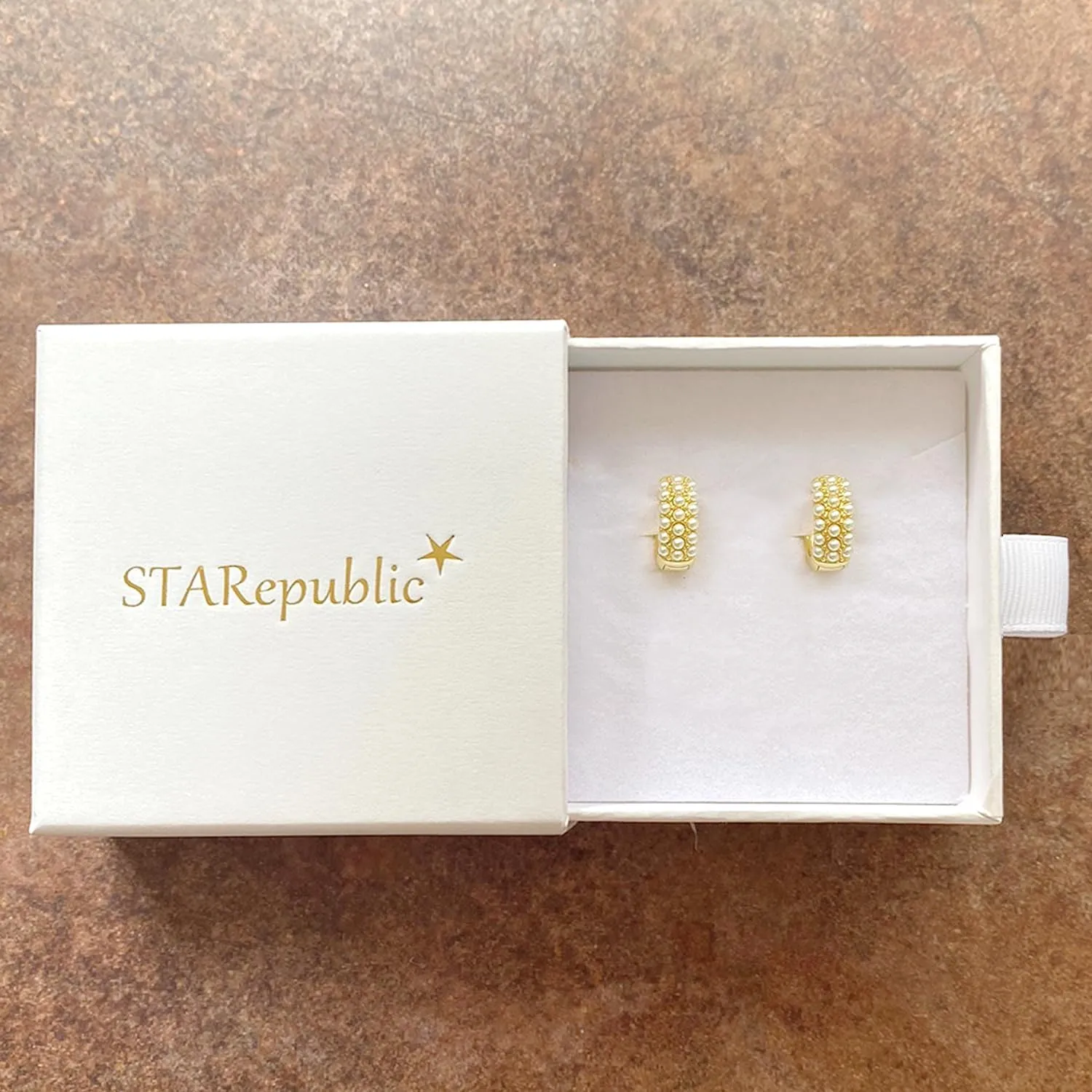 925 Sterling Silver 14K Gold Plated Elegant Shell Pearl Hoop Earrings
