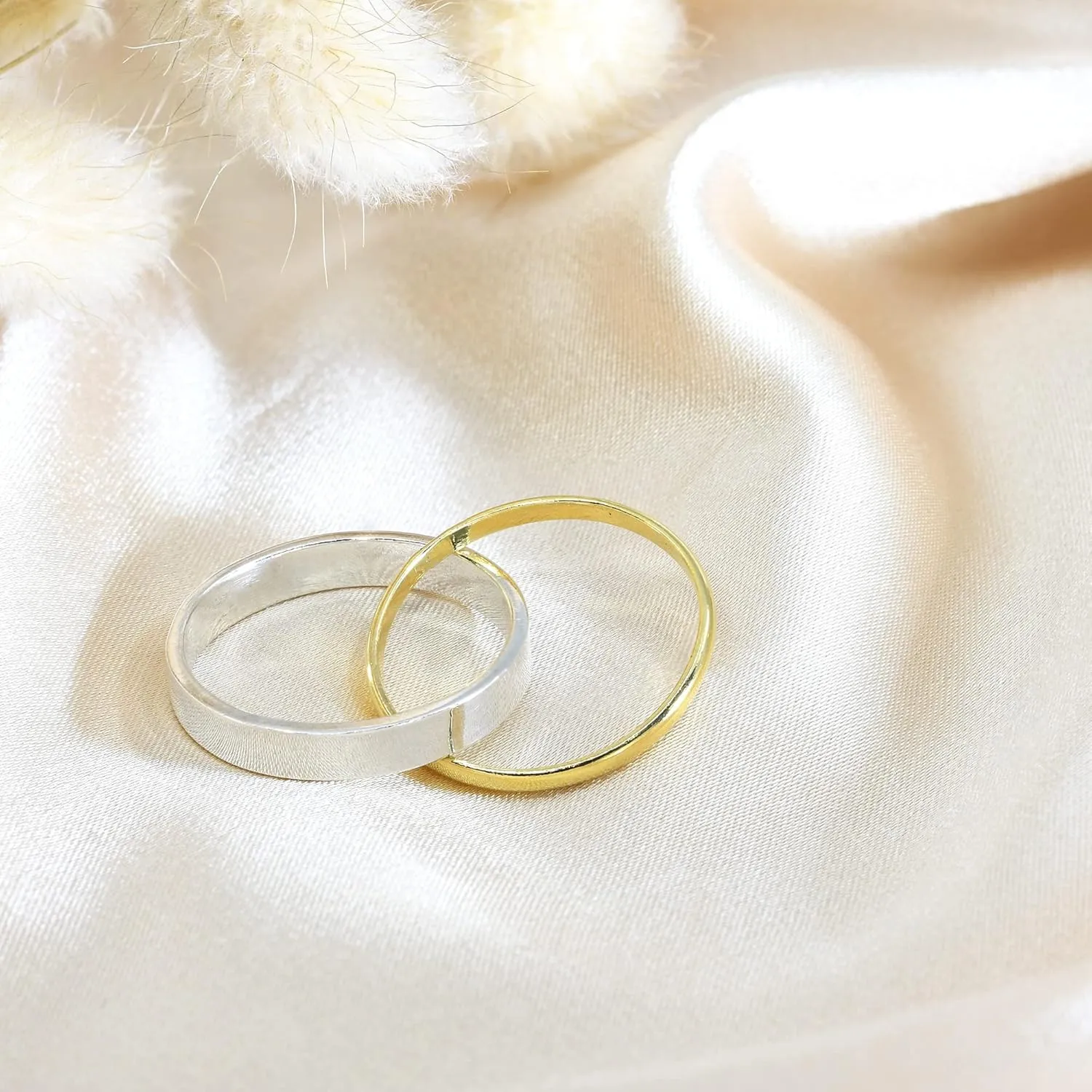 AeraVida Eternal Two Tone Interconnected Gold Plated .925 Sterling Silver Ring | Classic Wedding Rings For Women | Casual Comfort Fit Silver Rings for Women | Couple Unisex Rings | Sterling Silver Rings Sizes 6-9