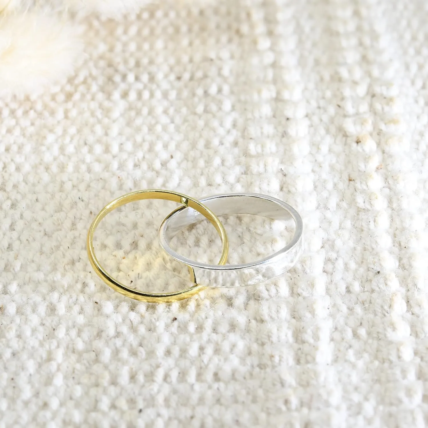 AeraVida Eternal Two Tone Interconnected Gold Plated .925 Sterling Silver Ring | Classic Wedding Rings For Women | Casual Comfort Fit Silver Rings for Women | Couple Unisex Rings | Sterling Silver Rings Sizes 6-9