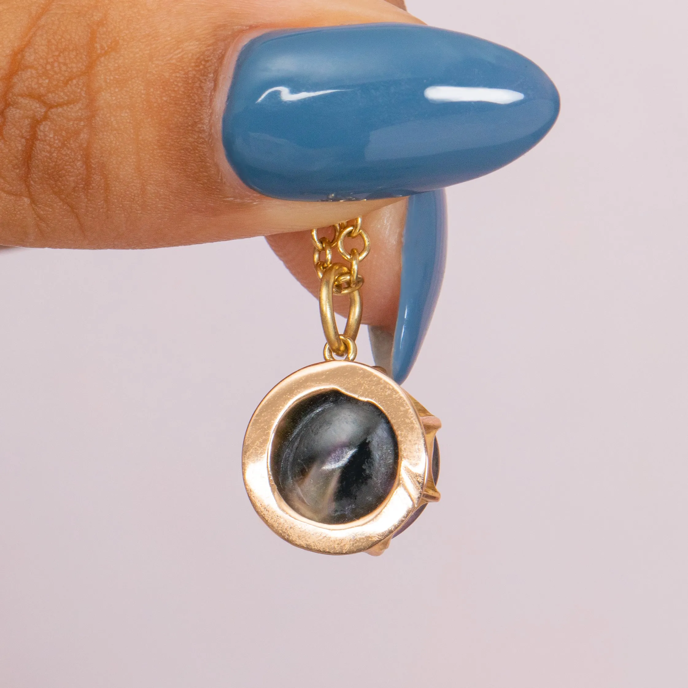 Antique 15ct Gold Mother of Pearl Charm