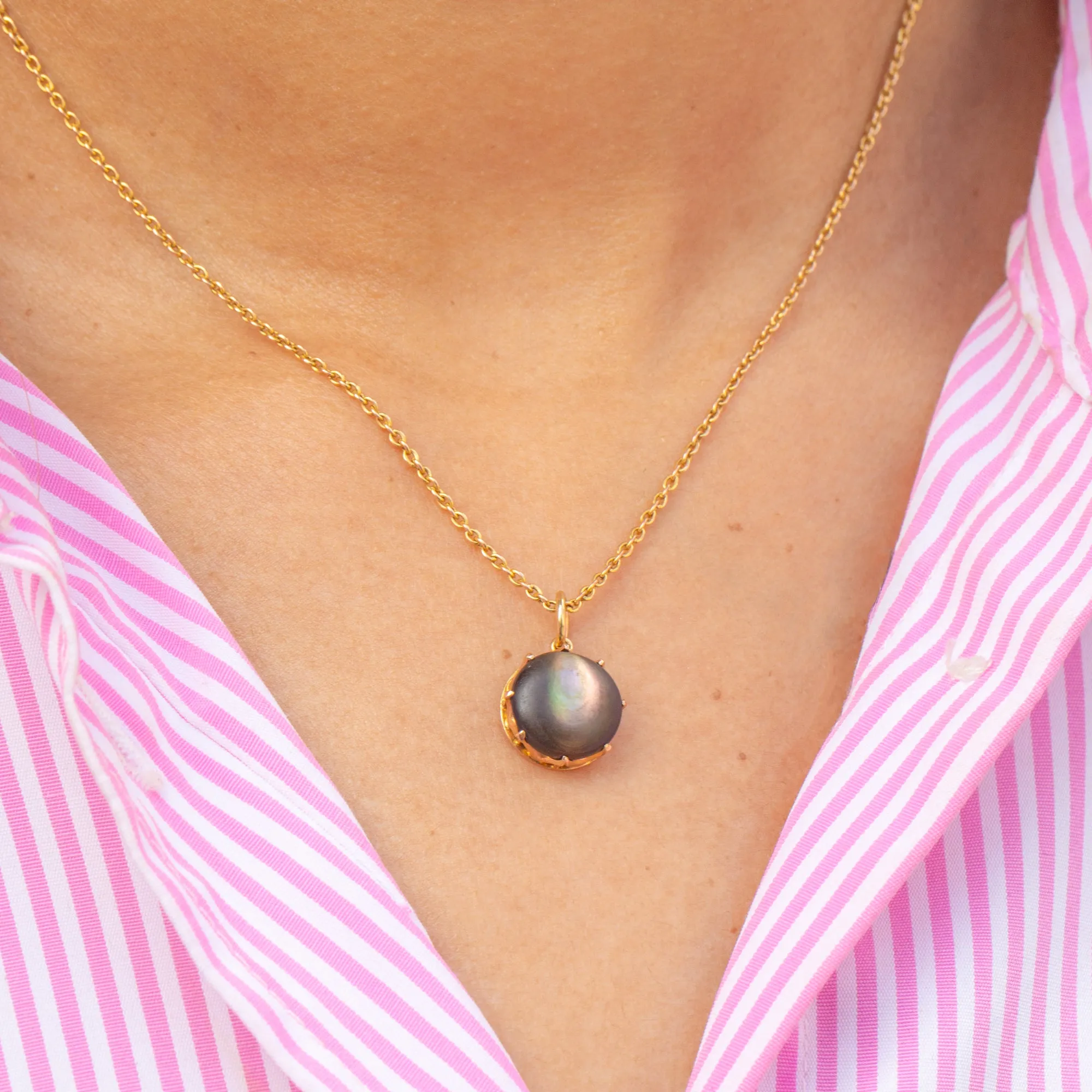 Antique 15ct Gold Mother of Pearl Charm