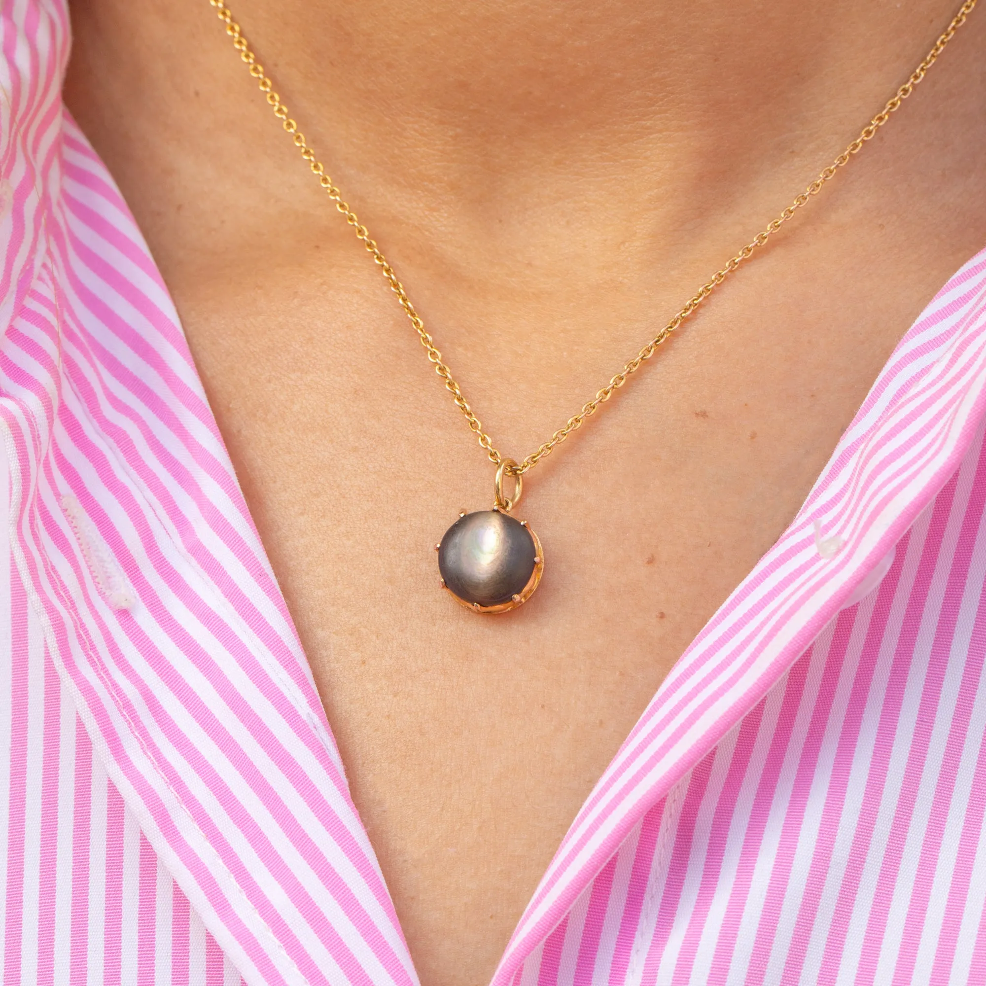 Antique 15ct Gold Mother of Pearl Charm