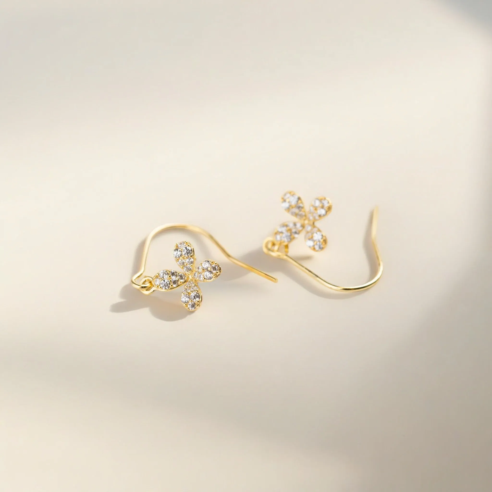 Archfourteen Glistening Blossom Earrings 925 Sterling Silver