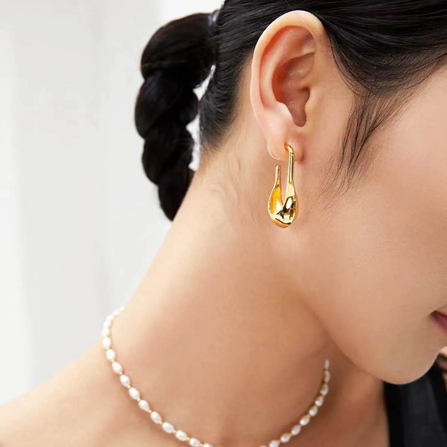 Bi&Yamigeo U Shaped Hoop Stud Earrings 18K Gold Plated Elongated Metal Teardrop Drop Dangle Half Open Huggie Jewelry for Women
