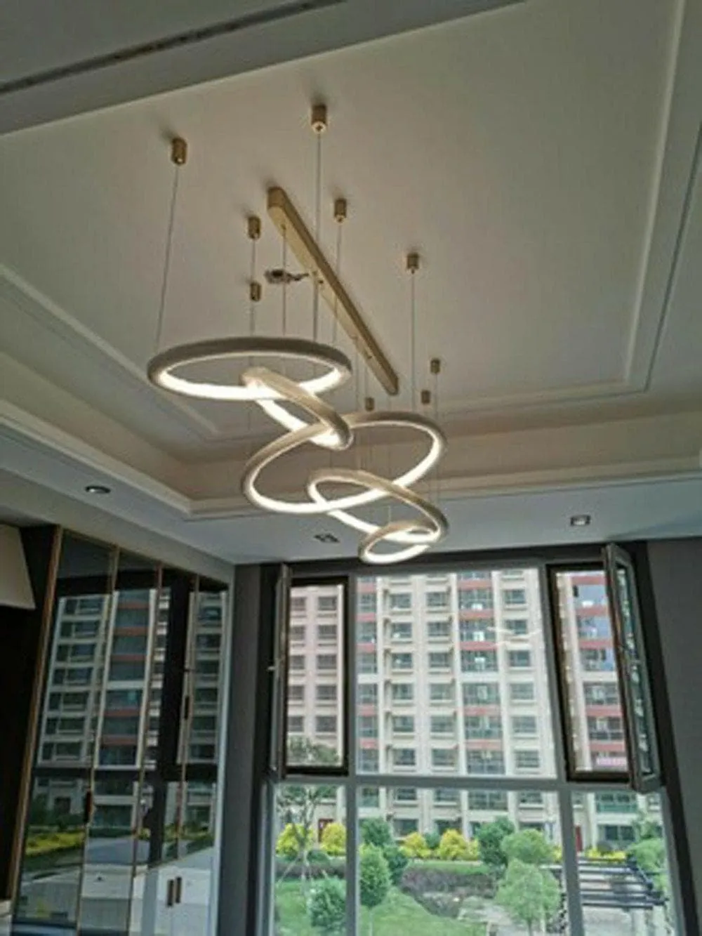 Collier LED Contemporary Light