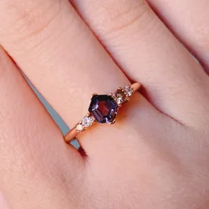 CONTEMPORARY SOUL・18K ROSE GOLD NAVY SPINEL & DIAMOND RING