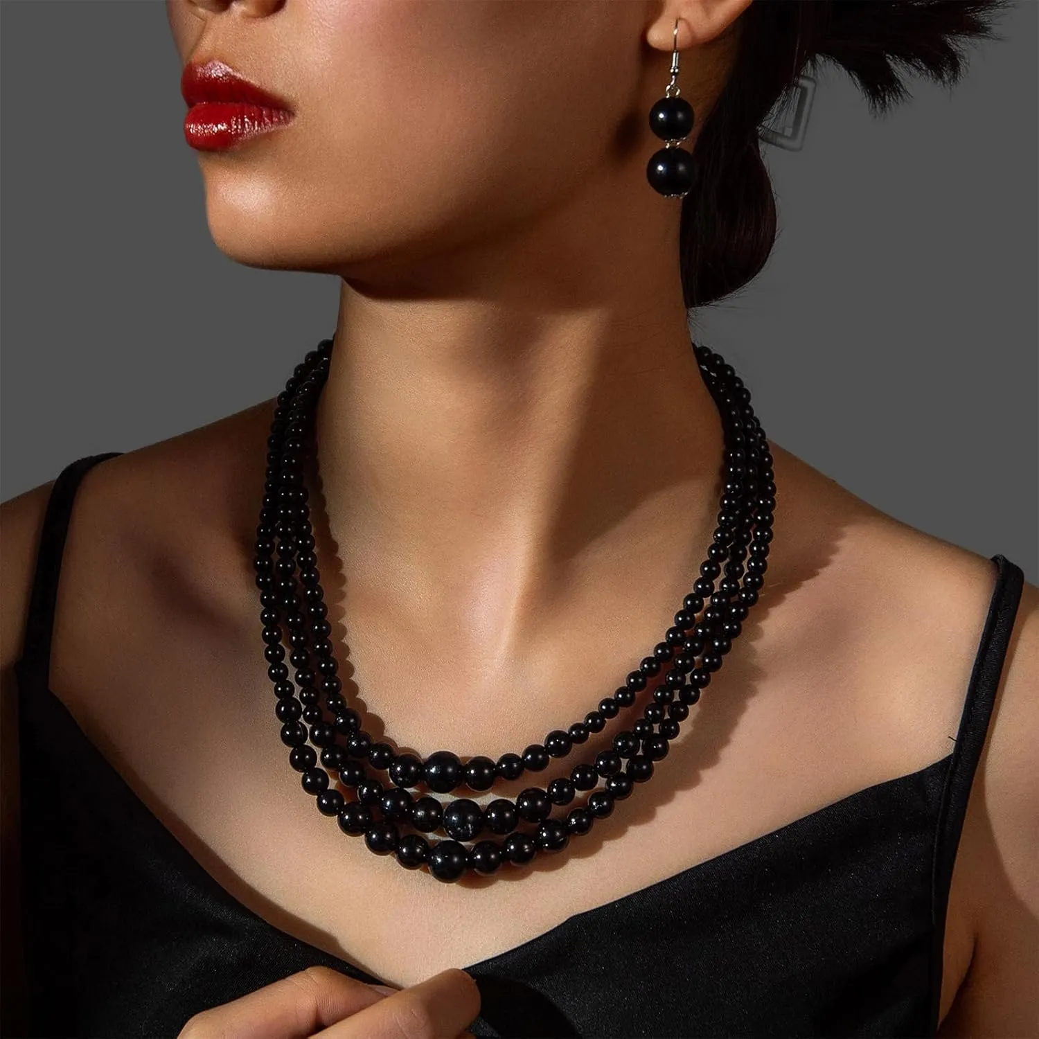 Long tiantian Pearl Choker Necklace Chunky Pearl Statement Necklace Bracelets Earrings for Women Trendy Red/White/Pink Mrs Roper Jewelry Set for Women Bridal Accessories