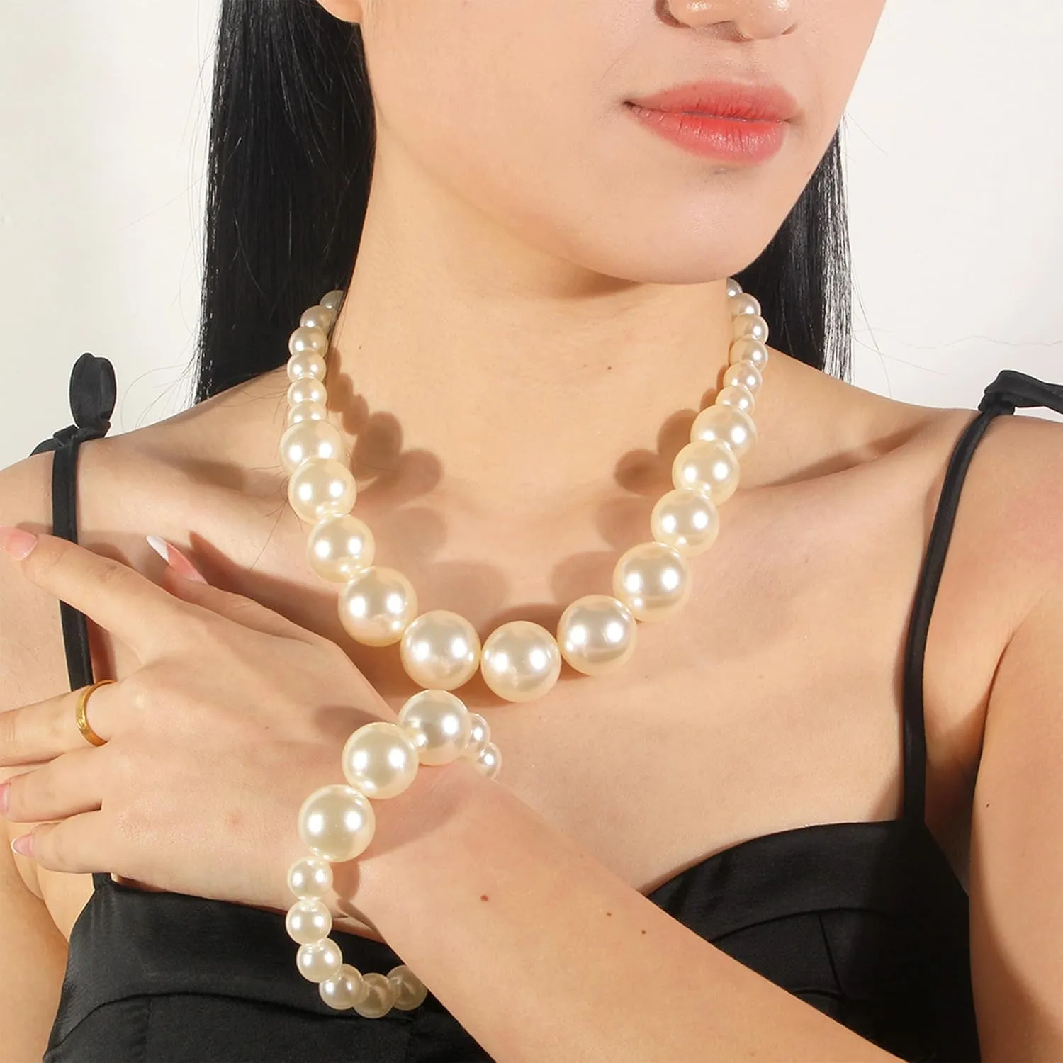 Long tiantian Pearl Choker Necklace Chunky Pearl Statement Necklace Bracelets Earrings for Women Trendy Red/White/Pink Mrs Roper Jewelry Set for Women Bridal Accessories