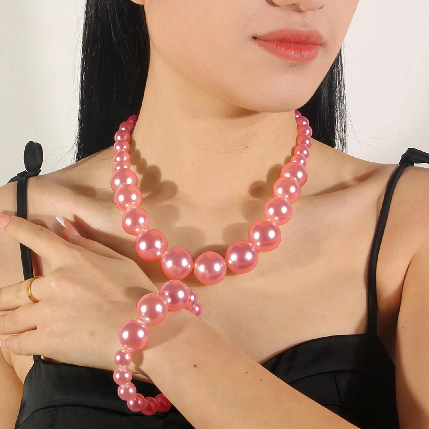Long tiantian Pearl Choker Necklace Chunky Pearl Statement Necklace Bracelets Earrings for Women Trendy Red/White/Pink Mrs Roper Jewelry Set for Women Bridal Accessories
