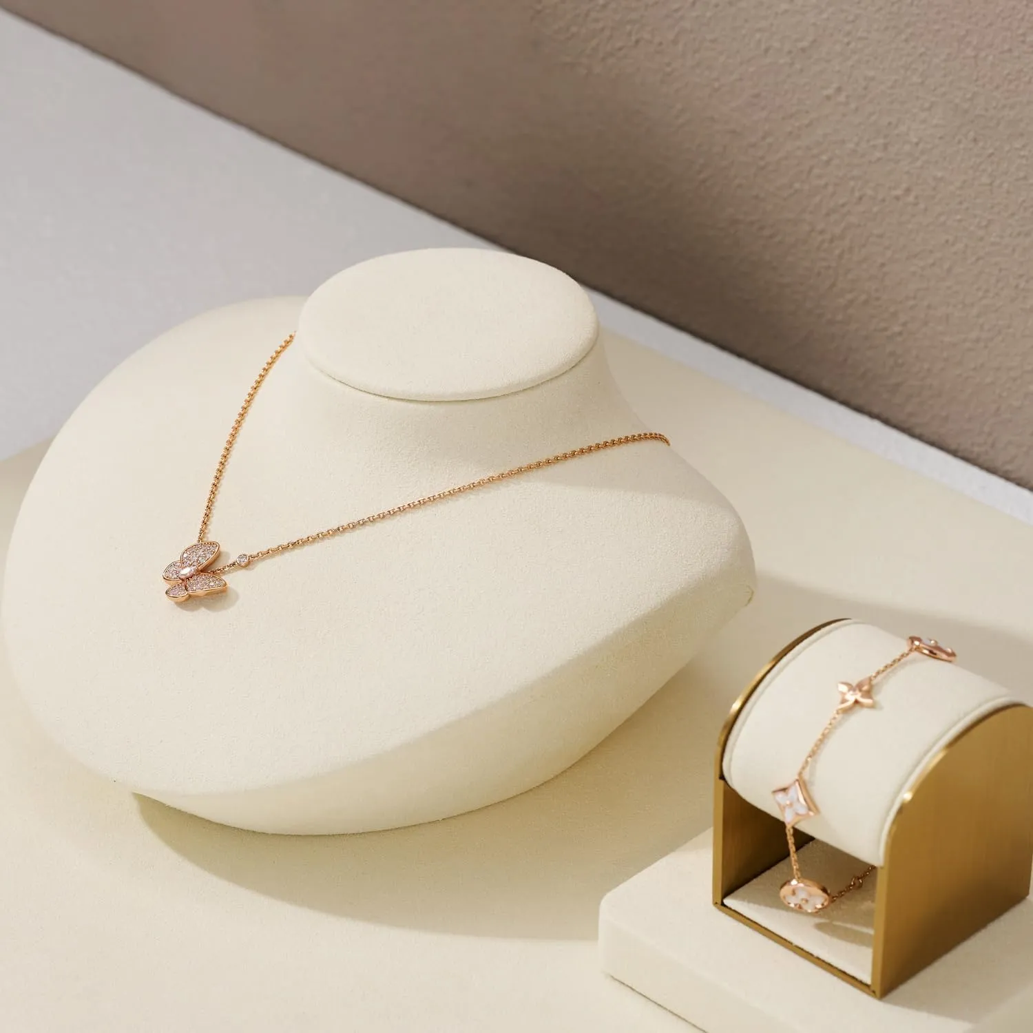 Microfiber Jewelry Bust Display Necklace Pendant Microfiber Jewelry Necklace Display Stand for Showcase(Beige)
