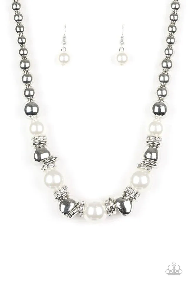 Paparazzi Necklace ~ Hollywood HAUTE Spot - White