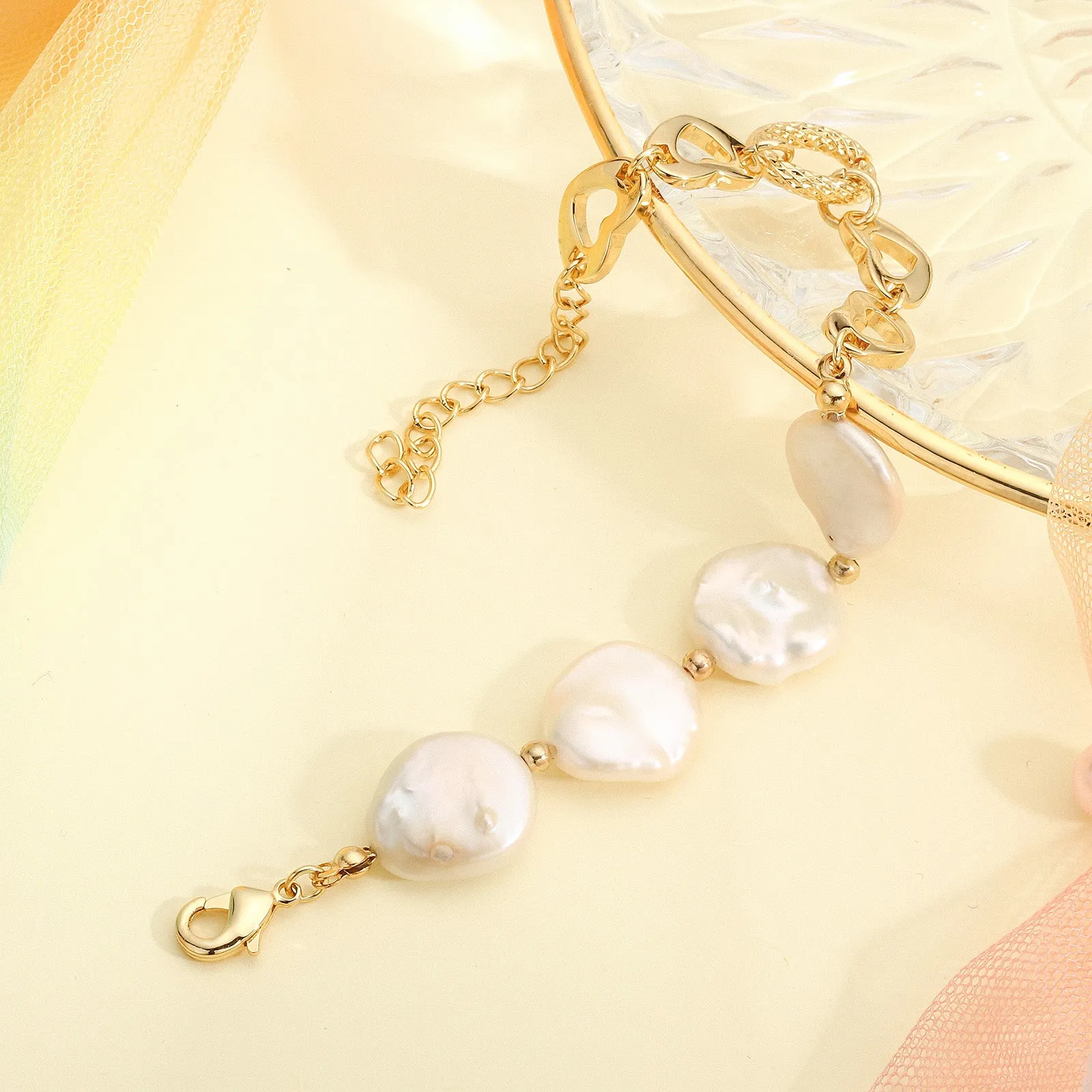 Pearl Hollow Chain Bracelet