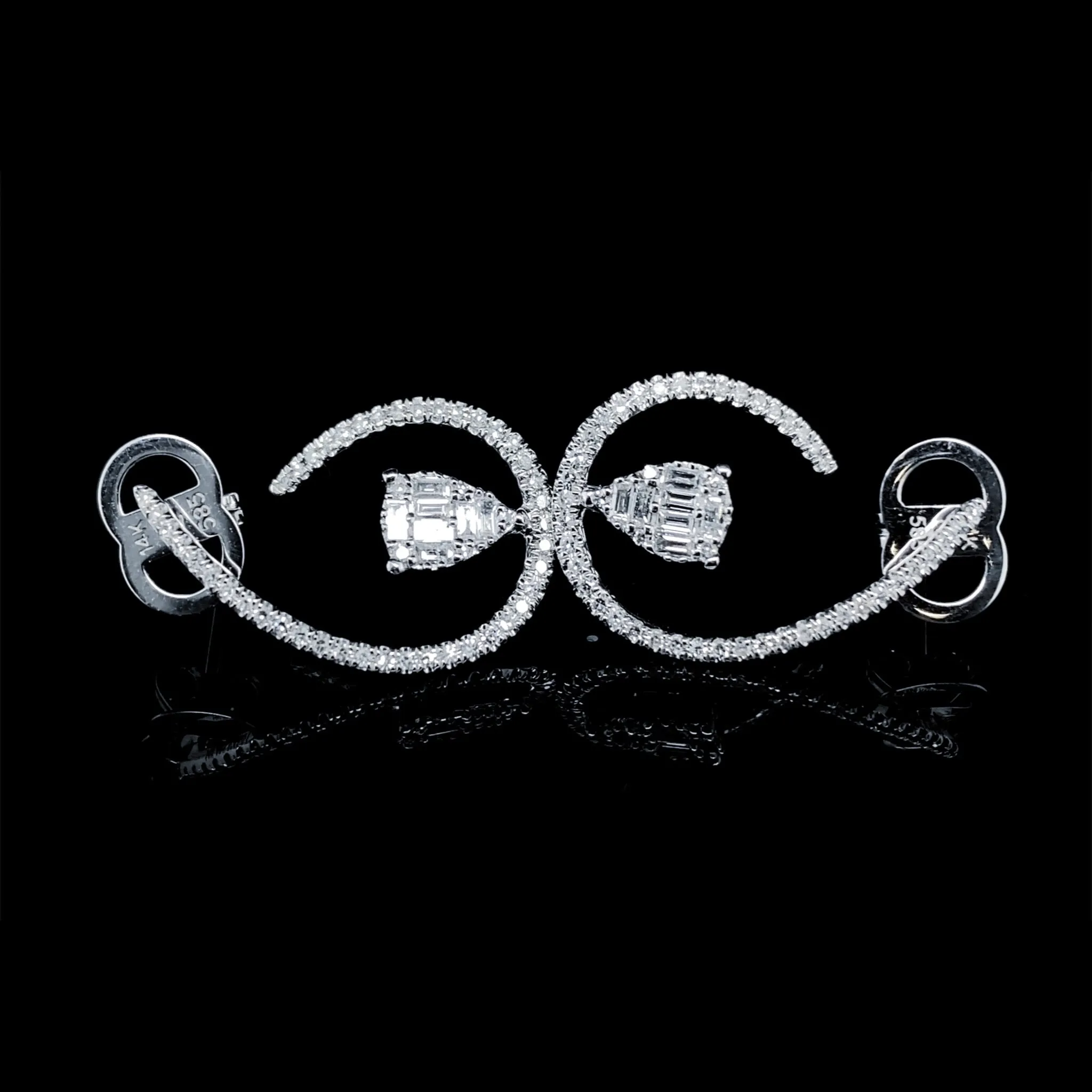 PREORDER | Pear Overlap Diamond Earrings 14kt