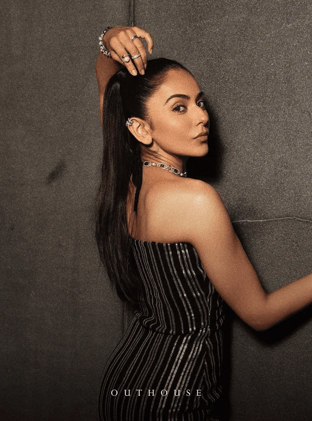Rakul Preet Singh Wearing The Lynx Midi Rings