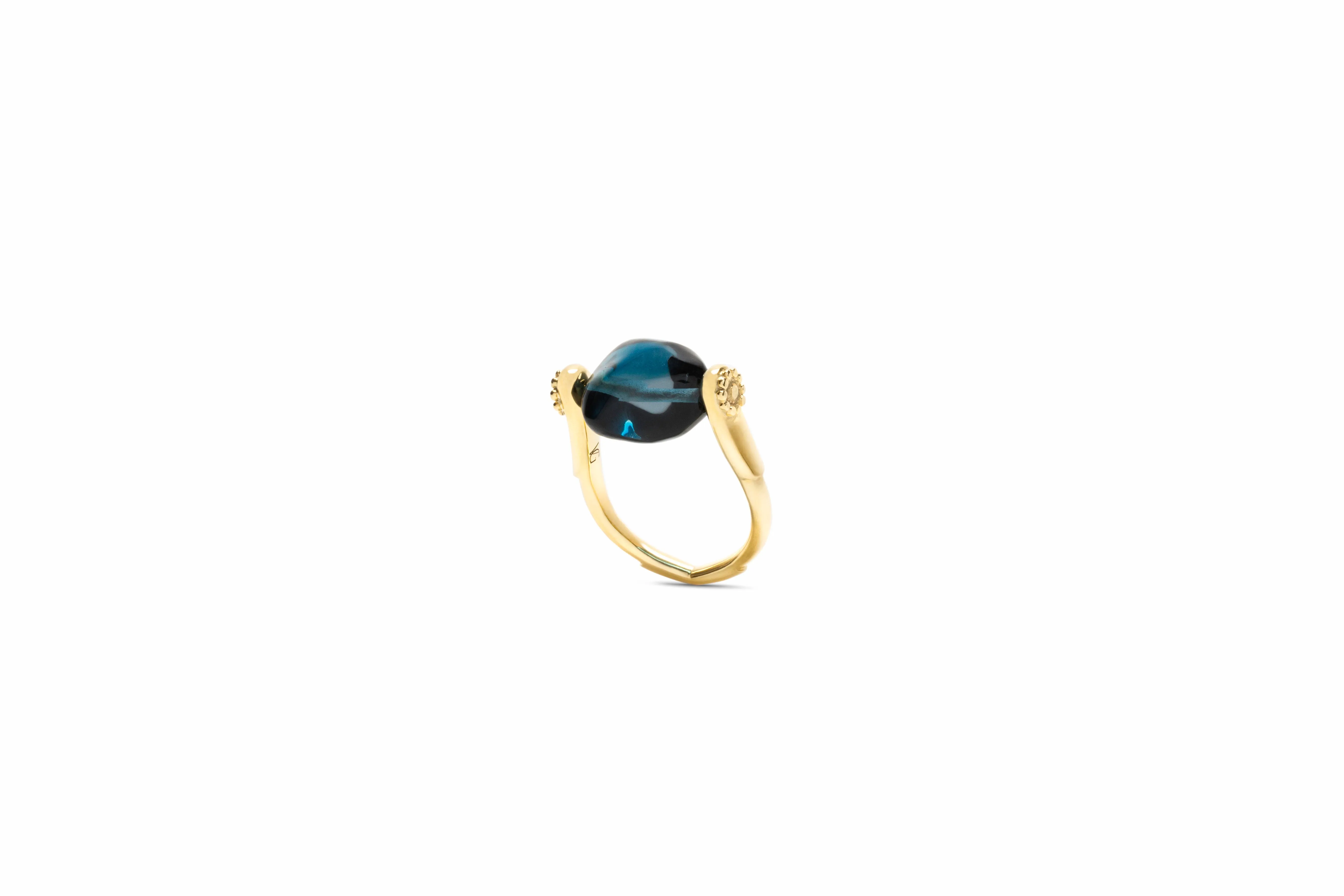 Tumbler Ring Dark Blue Topaz